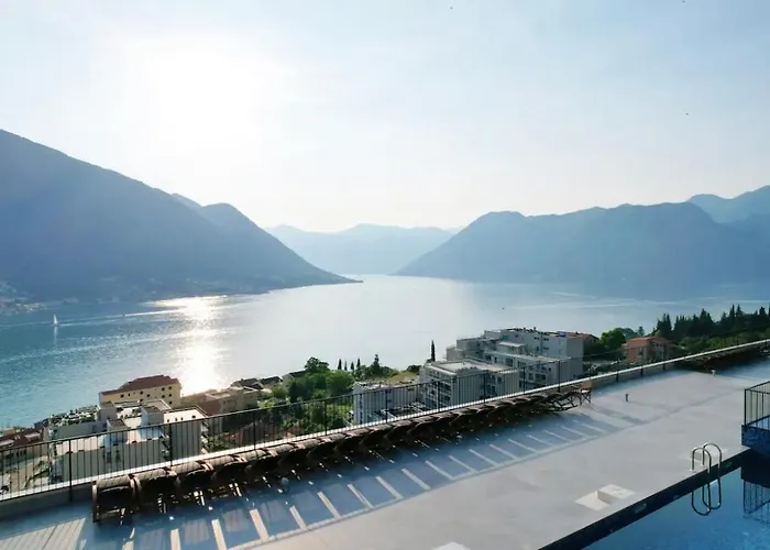 Design Flat With Impressive Boka Bay View