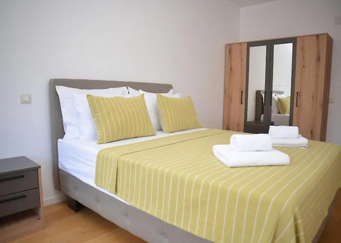 Design Flat With Impressive Boka Bay View