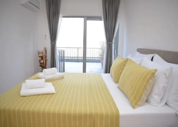 Design Flat With Impressive Boka Bay View