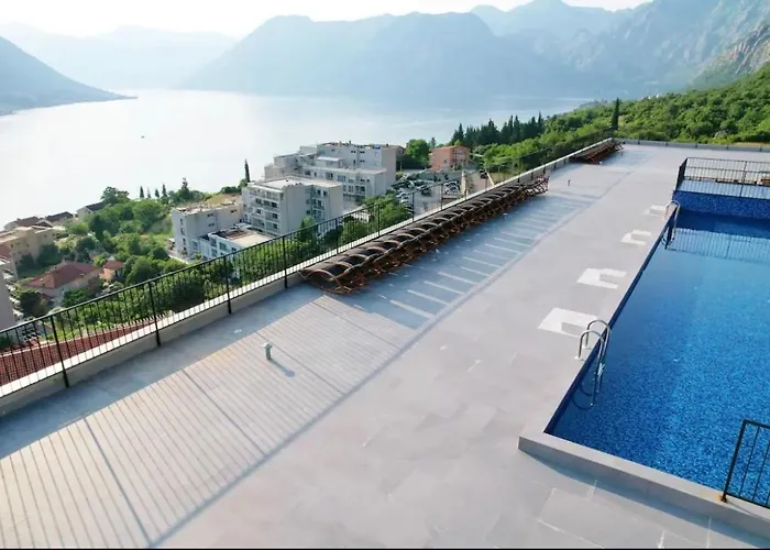 Design Flat With Impressive Boka Bay View