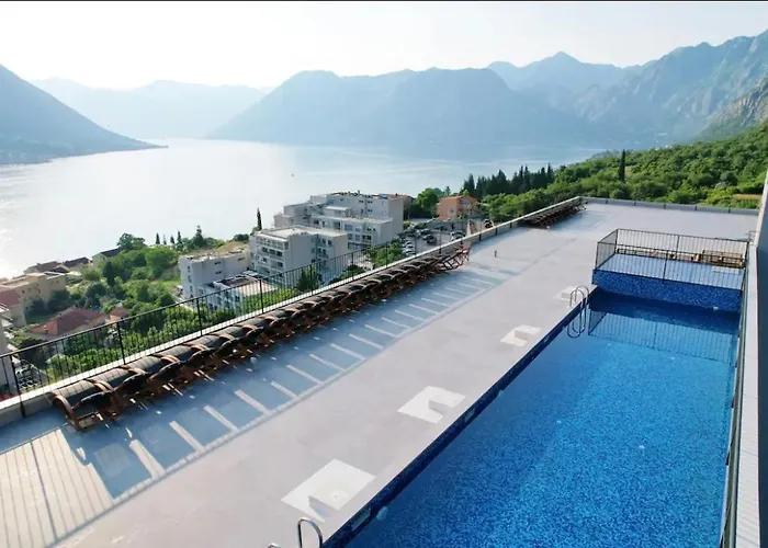Design Flat With Impressive Boka Bay View