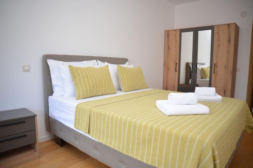 Design Flat With Impressive Boka Bay View