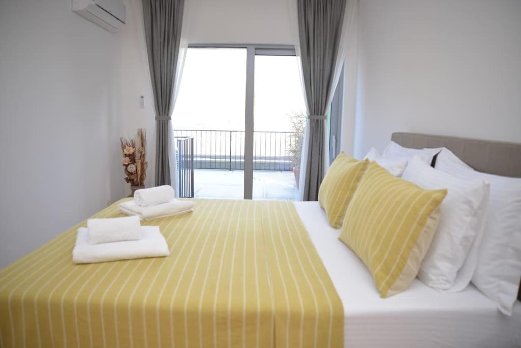 Apartment Design Flat With Impressive Boka Bay View *