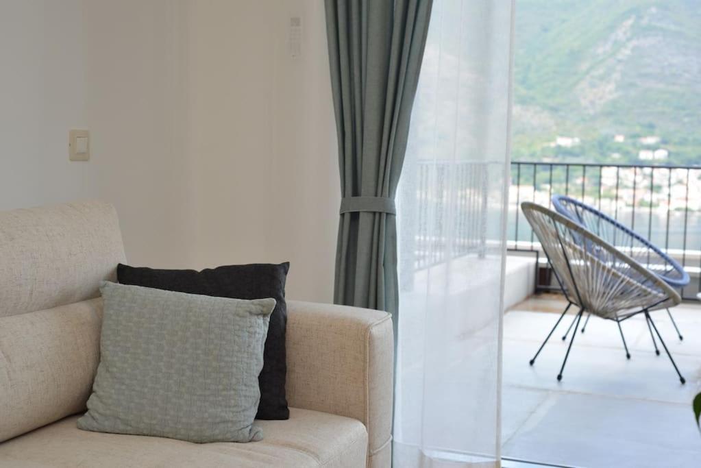 Apartment Design Flat With Impressive Boka Bay View *
