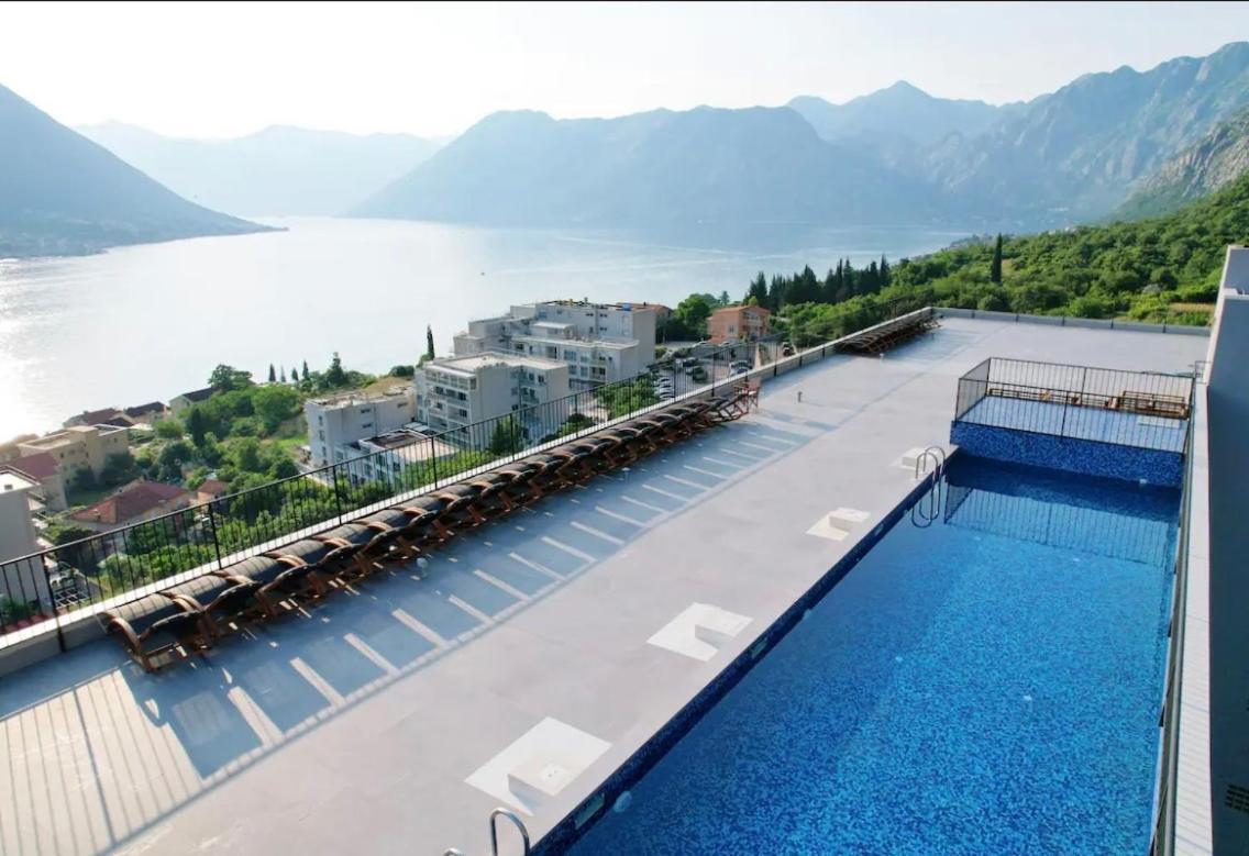 Design Flat With Impressive Boka Bay View Apartment