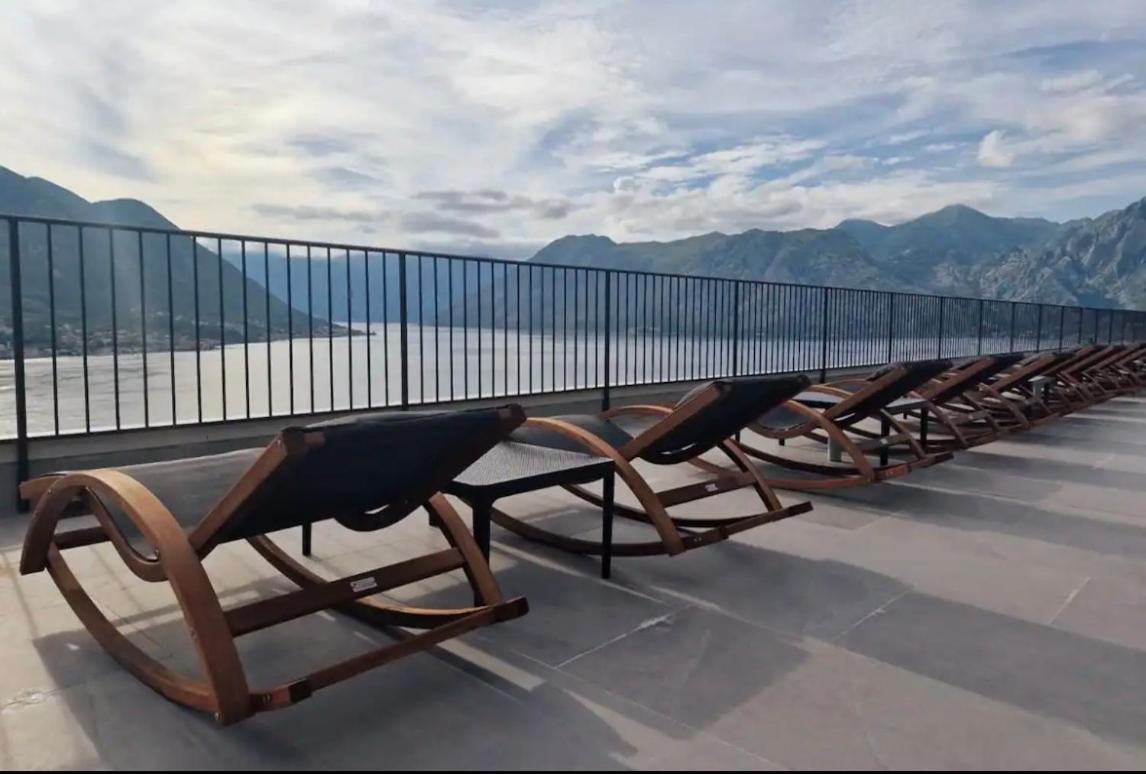 Design Flat With Impressive Boka Bay View